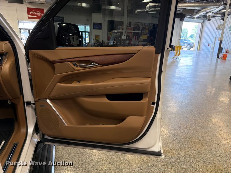 image for item FK3158 2017 Cadillac Escalade SUV