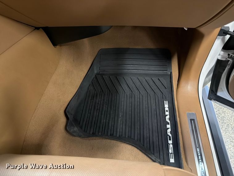 image for item FK3158 2017 Cadillac Escalade SUV
