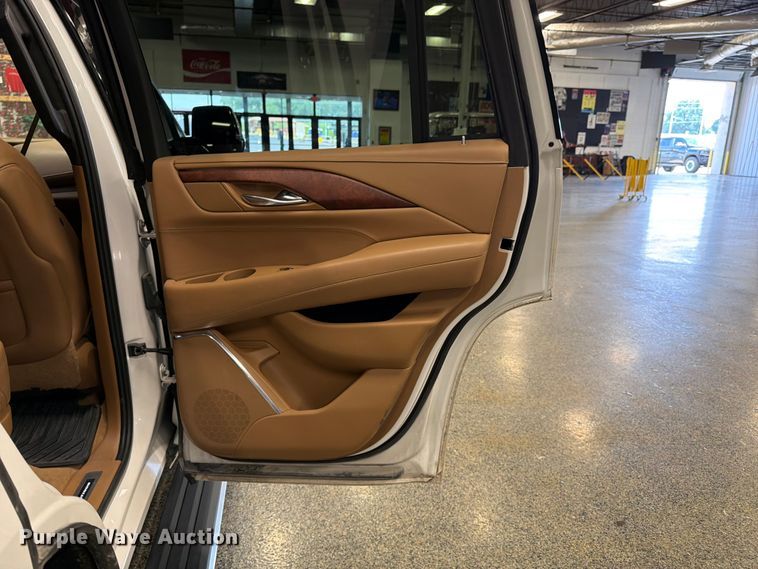 image for item FK3158 2017 Cadillac Escalade SUV