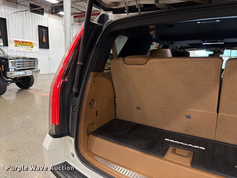 image for item FK3158 2017 Cadillac Escalade SUV