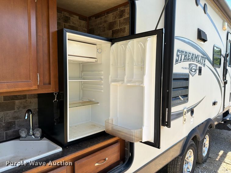 image for item FK3159 2015 Gulf Stream Coach Streamline Ultra Light camper