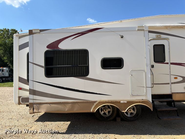 image for item FK3160 2008 NuWa Hitch Hiker II camper