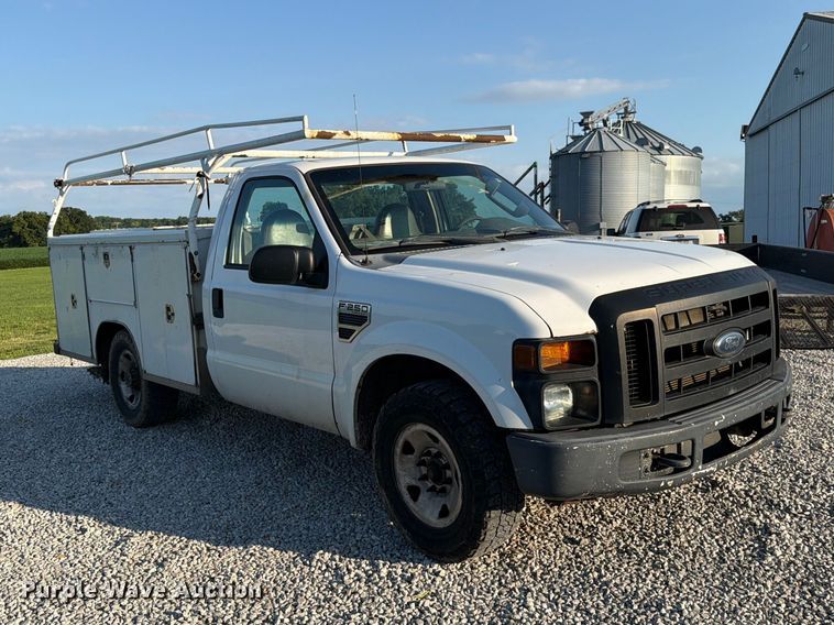 image for item FK3179 2008 Ford F250 Super Duty XL utility bed pickup truck