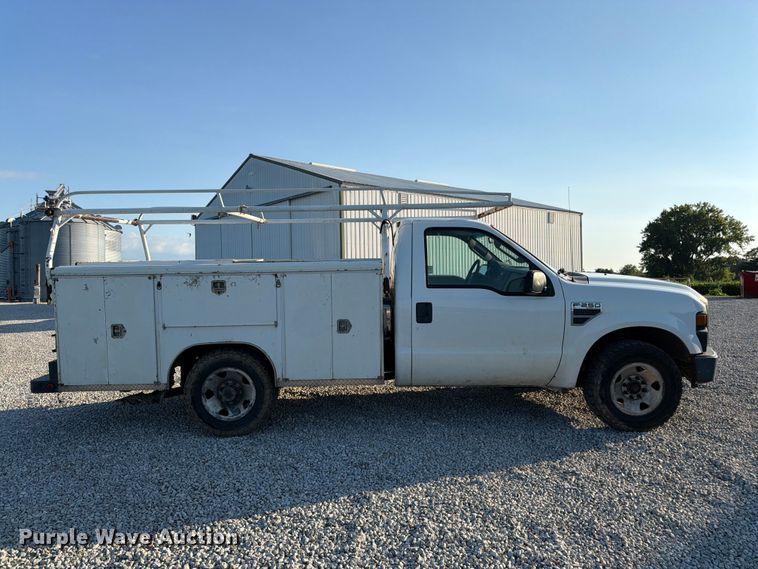 image for item FK3179 2008 Ford F250 Super Duty XL utility bed pickup truck