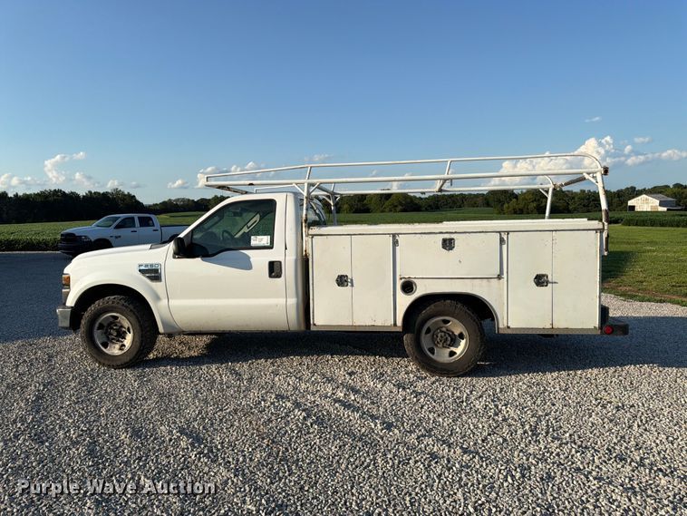 image for item FK3179 2008 Ford F250 Super Duty XL utility bed pickup truck