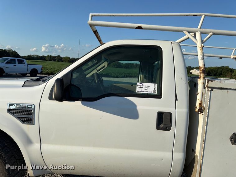 image for item FK3179 2008 Ford F250 Super Duty XL utility bed pickup truck