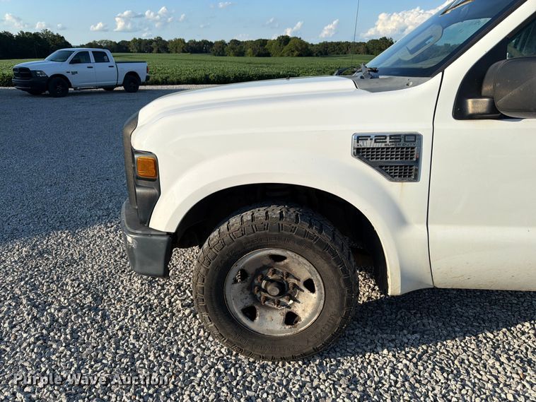 image for item FK3179 2008 Ford F250 Super Duty XL utility bed pickup truck