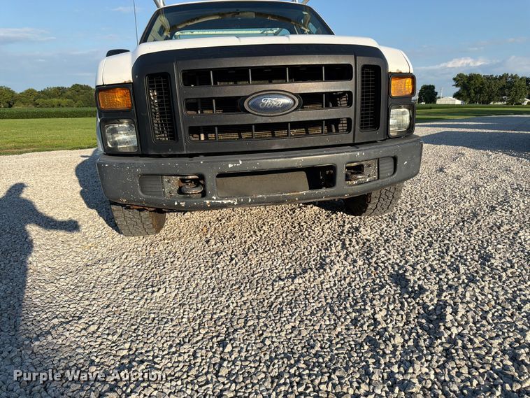 image for item FK3179 2008 Ford F250 Super Duty XL utility bed pickup truck