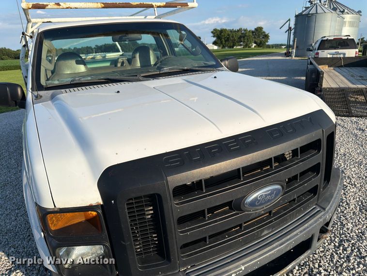 image for item FK3179 2008 Ford F250 Super Duty XL utility bed pickup truck