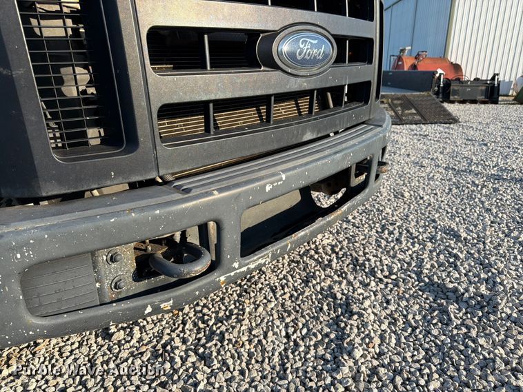 image for item FK3179 2008 Ford F250 Super Duty XL utility bed pickup truck
