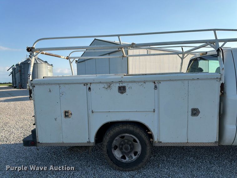 image for item FK3179 2008 Ford F250 Super Duty XL utility bed pickup truck