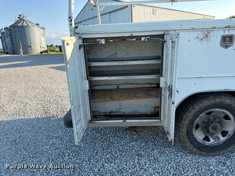 image for item FK3179 2008 Ford F250 Super Duty XL utility bed pickup truck