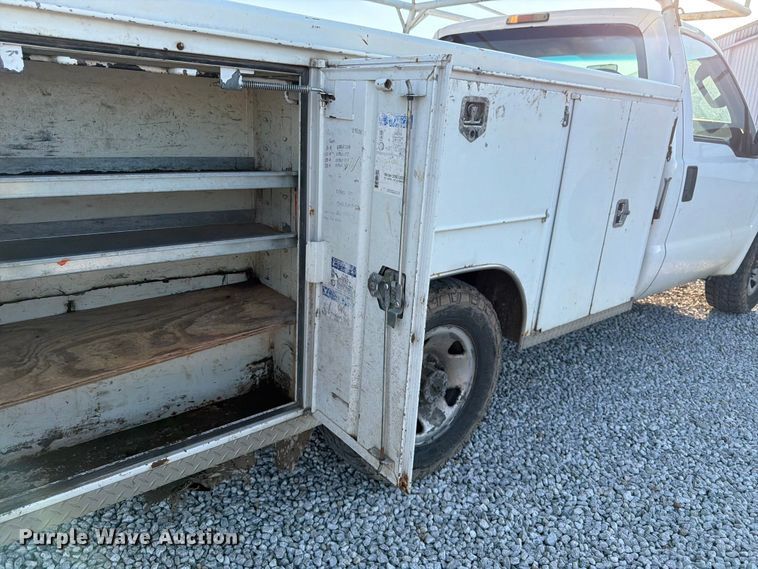 image for item FK3179 2008 Ford F250 Super Duty XL utility bed pickup truck