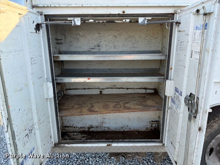 image for item FK3179 2008 Ford F250 Super Duty XL utility bed pickup truck