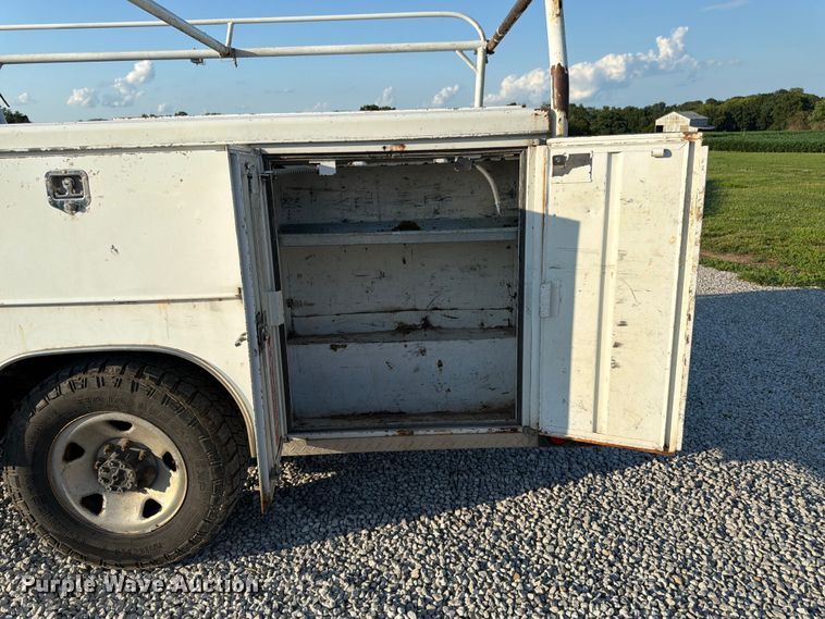 image for item FK3179 2008 Ford F250 Super Duty XL utility bed pickup truck