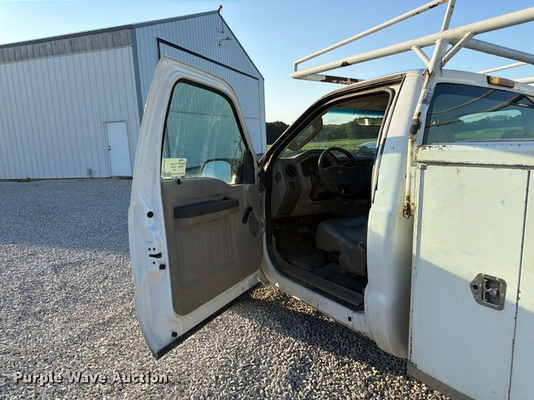 image for item FK3179 2008 Ford F250 Super Duty XL utility bed pickup truck