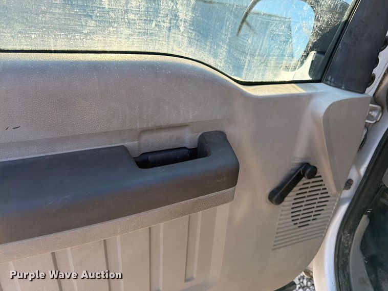 image for item FK3179 2008 Ford F250 Super Duty XL utility bed pickup truck