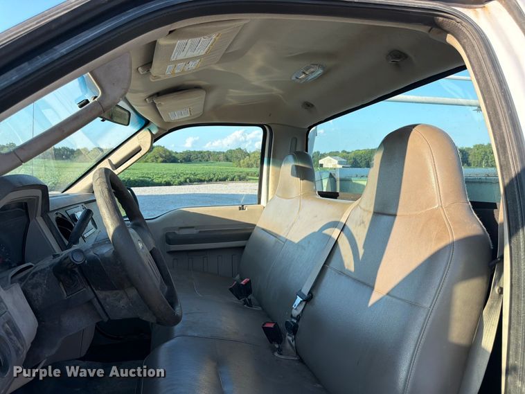 image for item FK3179 2008 Ford F250 Super Duty XL utility bed pickup truck