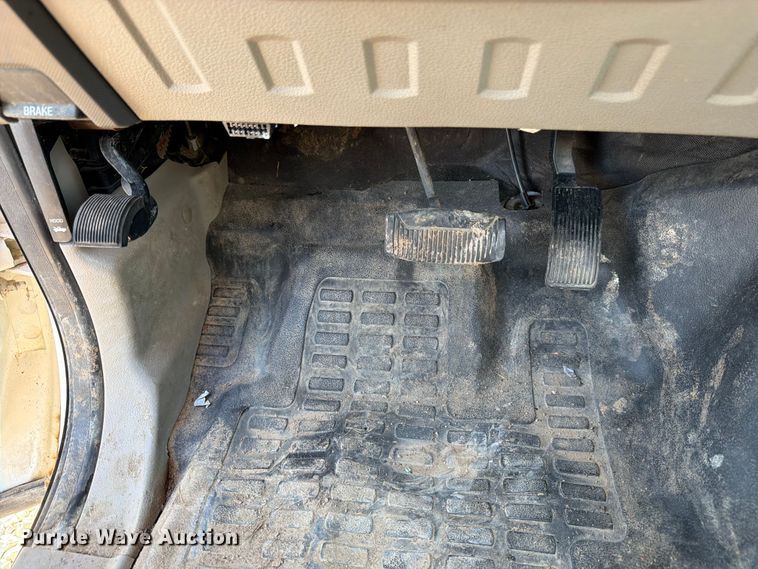 image for item FK3179 2008 Ford F250 Super Duty XL utility bed pickup truck