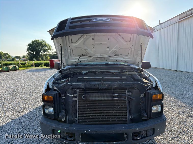 image for item FK3179 2008 Ford F250 Super Duty XL utility bed pickup truck