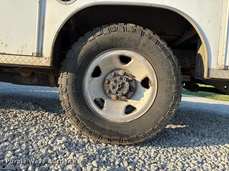 image for item FK3179 2008 Ford F250 Super Duty XL utility bed pickup truck