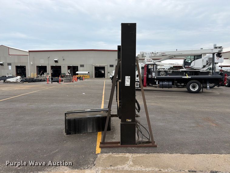 image for item FK3240 Thieman 1DR44 lift gate