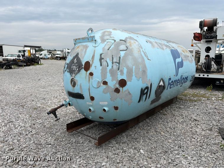 image for item FK3255 1991 Bulk Truck and Transport propane tank