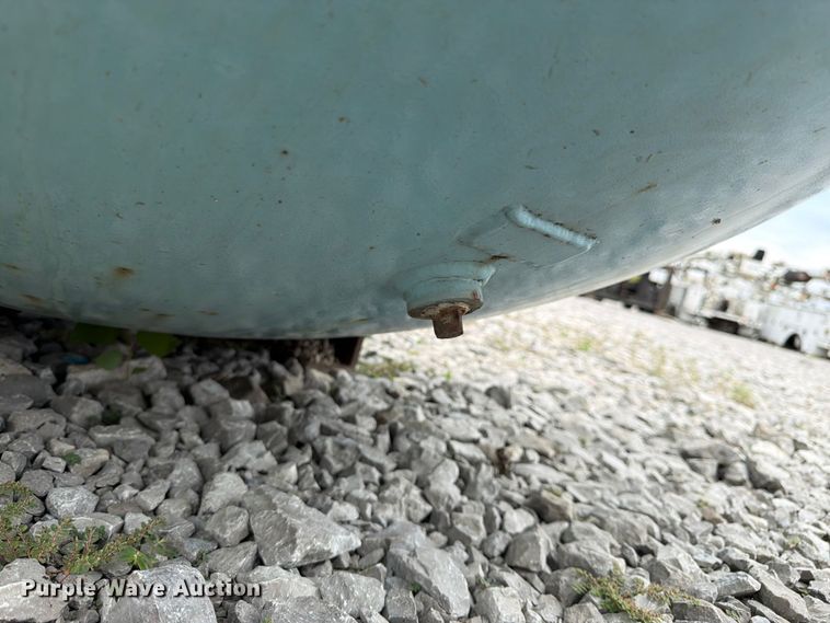 image for item FK3255 1991 Bulk Truck and Transport propane tank