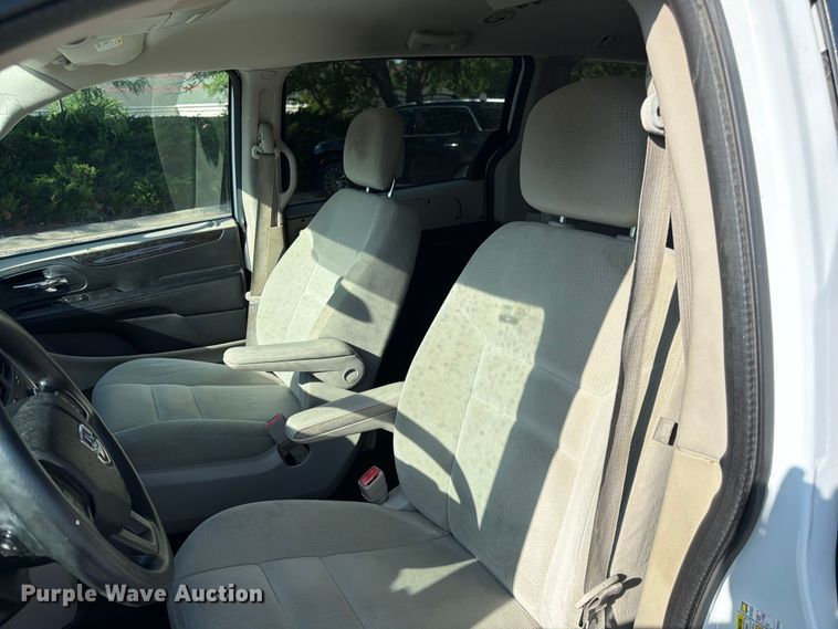 image for item FK3528 2014 Dodge Grand Caravan van