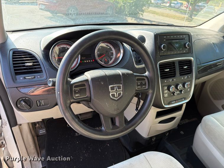 image for item FK3528 2014 Dodge Grand Caravan van