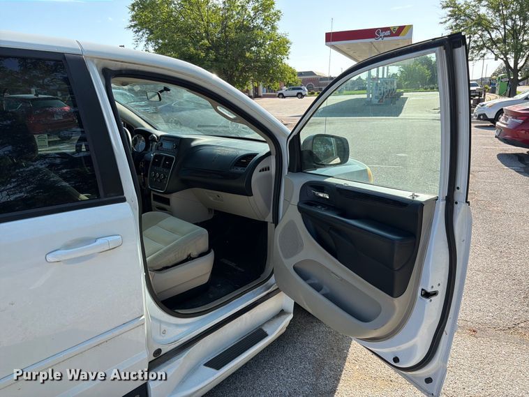 image for item FK3528 2014 Dodge Grand Caravan van