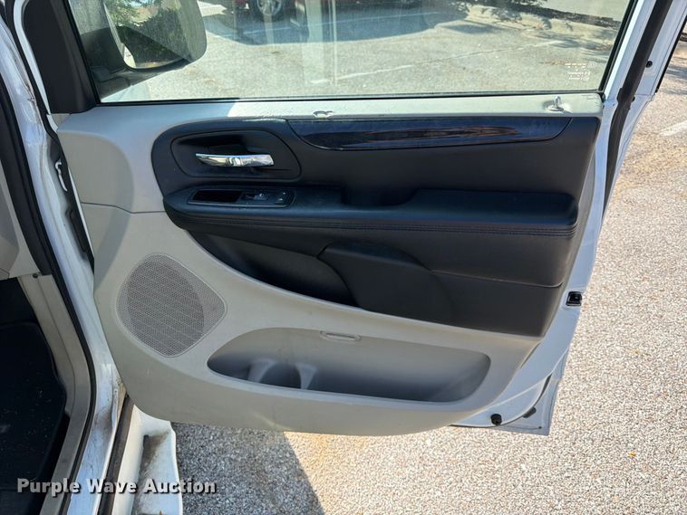 image for item FK3528 2014 Dodge Grand Caravan van