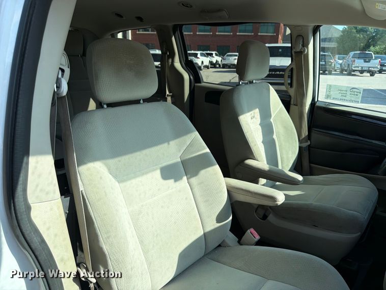 image for item FK3528 2014 Dodge Grand Caravan van