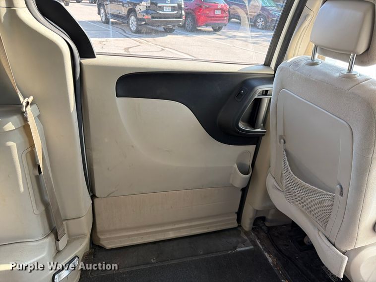 image for item FK3528 2014 Dodge Grand Caravan van