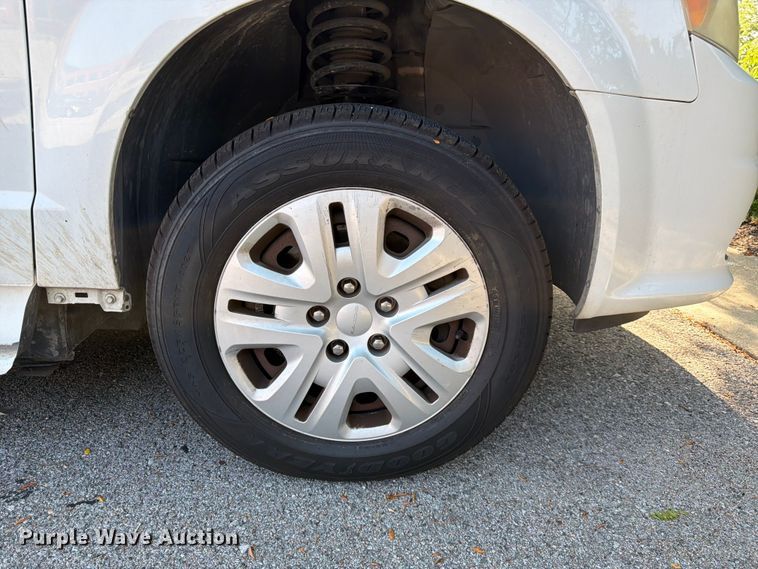 image for item FK3528 2014 Dodge Grand Caravan van