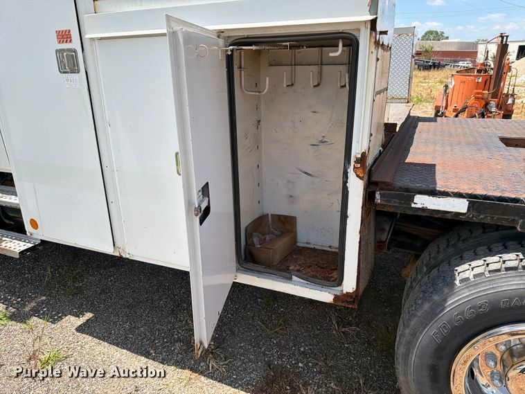 image for item FK4055 2002 Freightliner FL70 utility / service truck