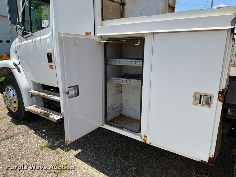image for item FK4055 2002 Freightliner FL70 utility / service truck