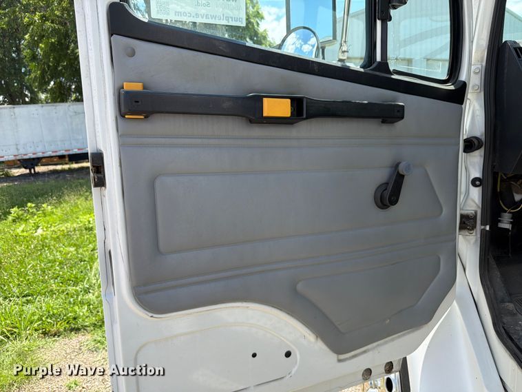 image for item FK4055 2002 Freightliner FL70 utility / service truck