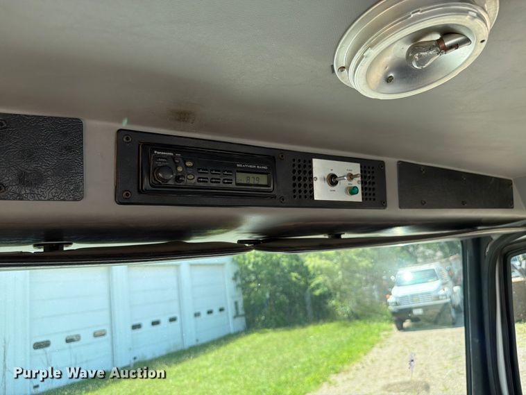 image for item FK4055 2002 Freightliner FL70 utility / service truck