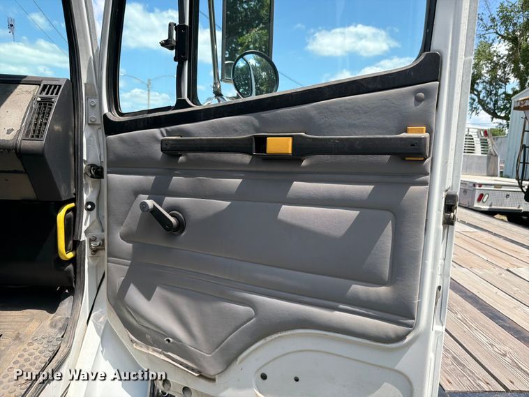 image for item FK4055 2002 Freightliner FL70 utility / service truck
