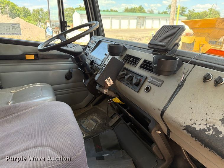 image for item FK4055 2002 Freightliner FL70 utility / service truck