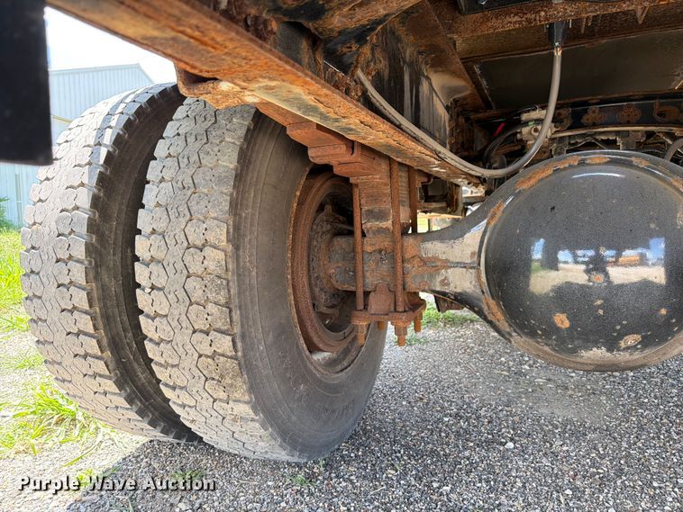 image for item FK4055 2002 Freightliner FL70 utility / service truck