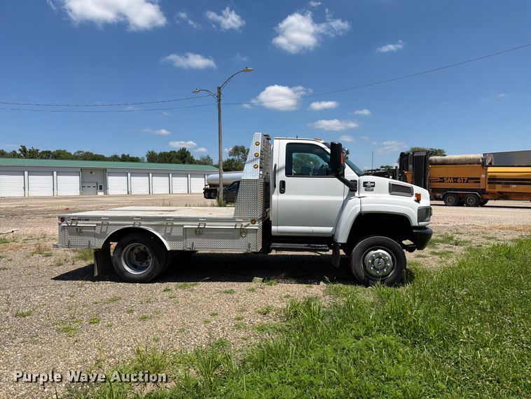 image for item FK4056 2009 Chevrolet C5500 flatbed truck