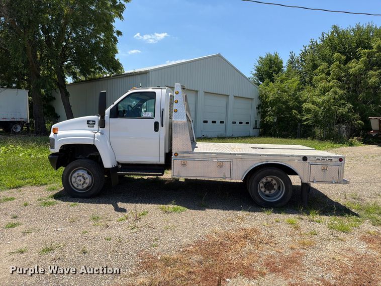 image for item FK4056 2009 Chevrolet C5500 flatbed truck