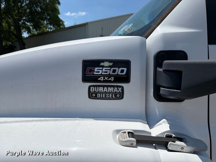 image for item FK4056 2009 Chevrolet C5500 flatbed truck