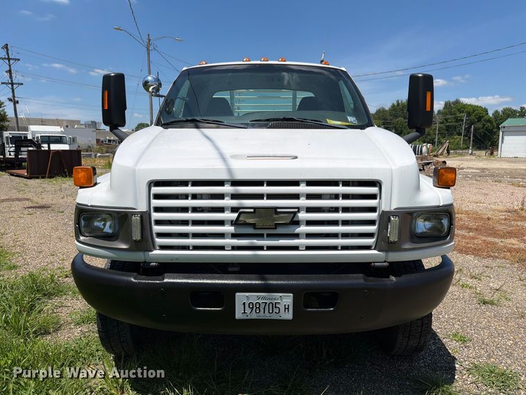 image for item FK4056 2009 Chevrolet C5500 flatbed truck