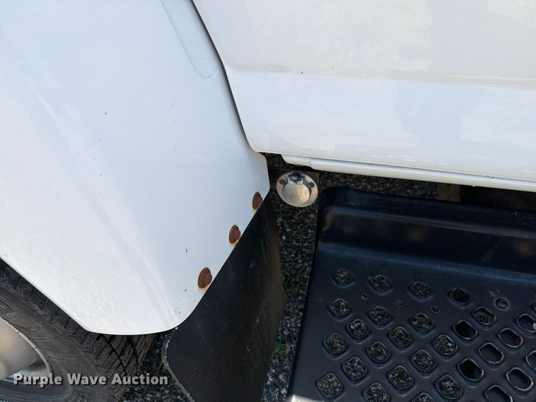 image for item FK4056 2009 Chevrolet C5500 flatbed truck