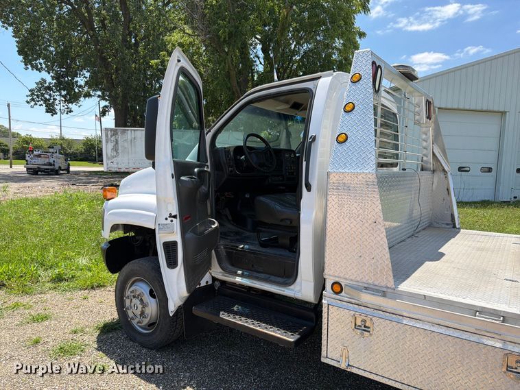 image for item FK4056 2009 Chevrolet C5500 flatbed truck