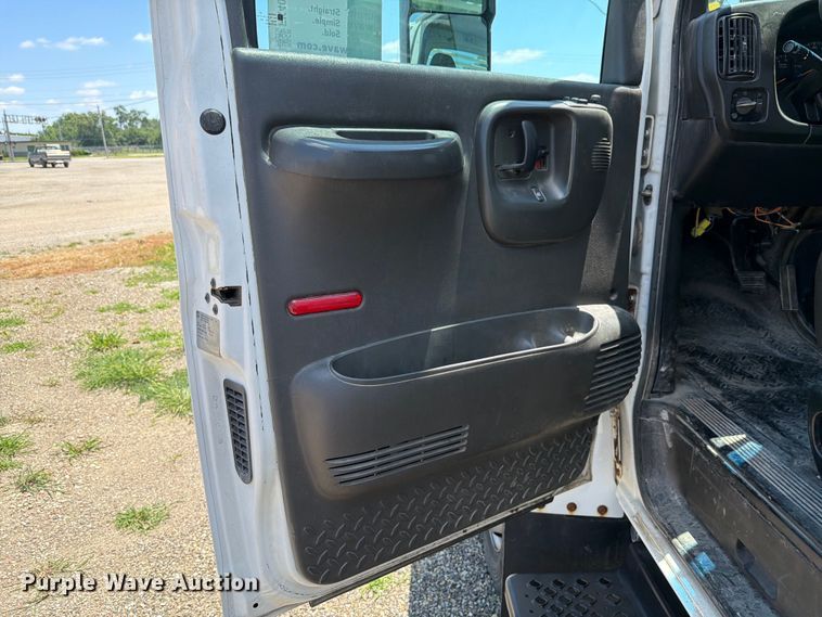 image for item FK4056 2009 Chevrolet C5500 flatbed truck