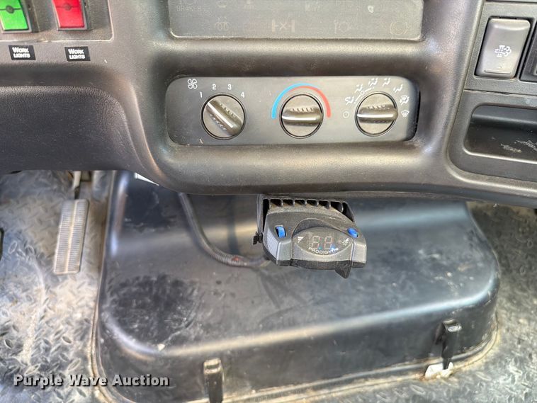 image for item FK4056 2009 Chevrolet C5500 flatbed truck